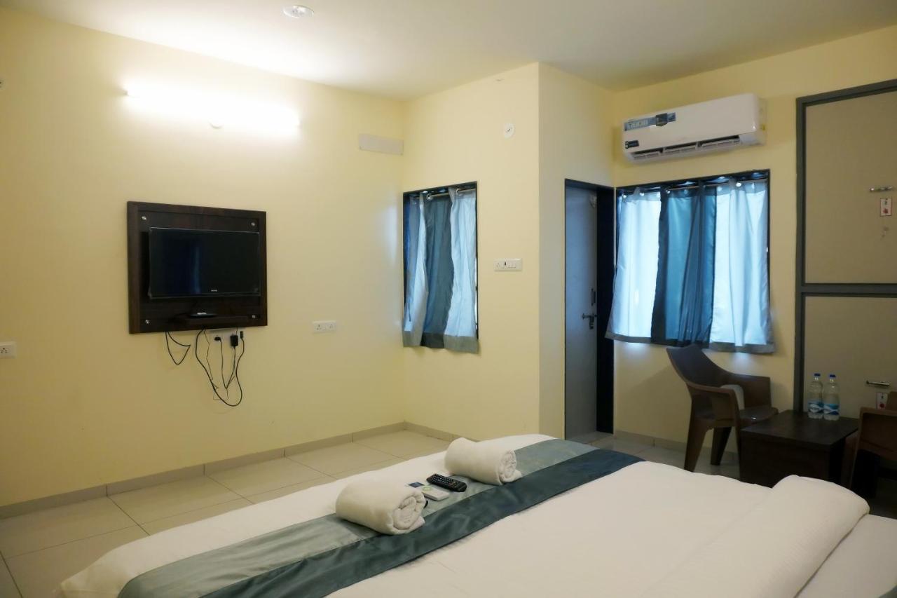 Hotel Nova Sk Rajkot Eksteriør billede