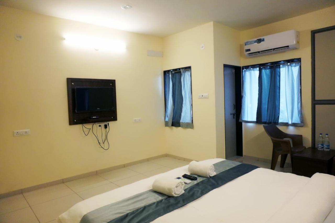Hotel Nova Sk Rajkot Eksteriør billede